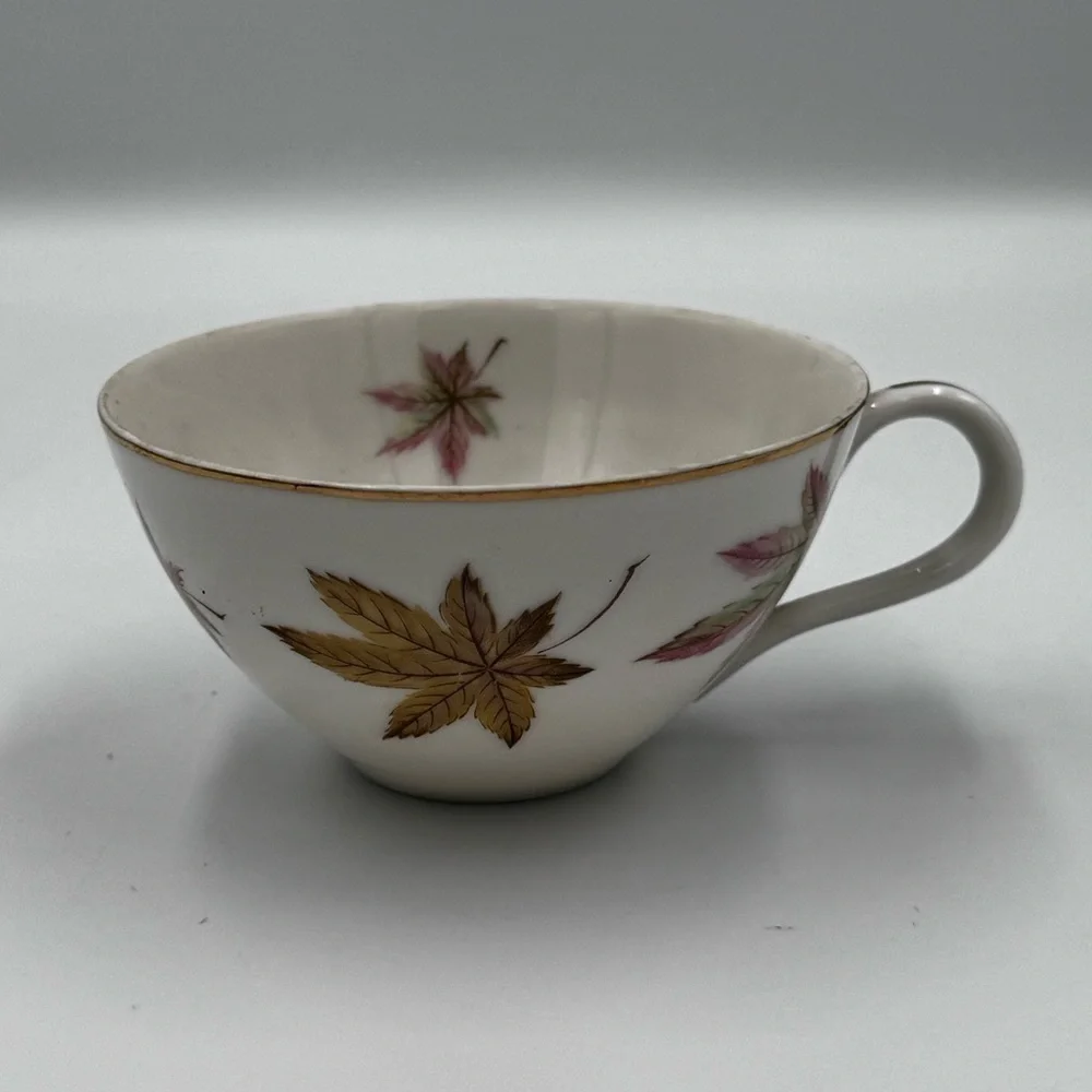 Vintage Royal Ming China RMI Maple Leaf Pattern Cups & Saucers